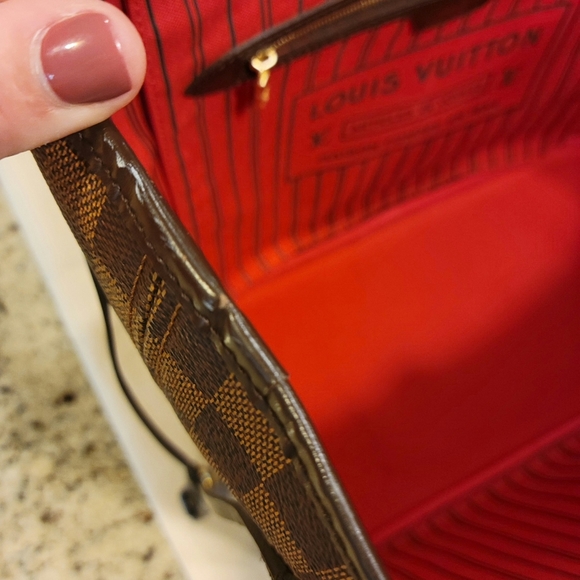 Louis Vuitton Neverfull MM - Picture 10 of 12